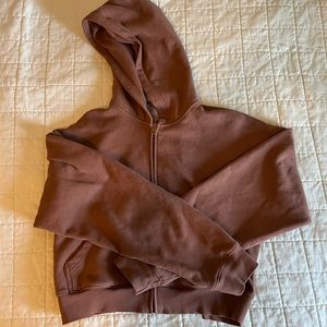 Aritzia TNA Boyfriend Cozy Fleece Cropped Hoodie